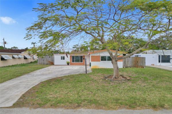 Palm Lane Villa, 6611 Meade St, Hollywood, Florida 33024, image 1