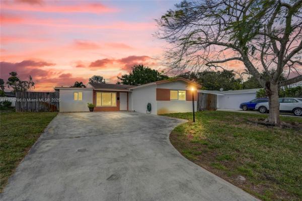 Palm Lane Villa, 6611 Meade St, Hollywood, Florida 33024, image 3