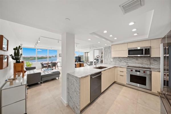 South Pointe Towers, 400 S Pointe Dr #1001, Miami Beach, Florida 33139, image 1