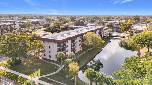 Lakes Of Carriage Hills, 4975 E Sabal Palm Blvd #214, Tamarac, Florida 33319, image 1