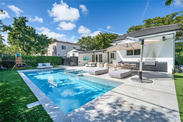 Coral Groves, 440 Zamora Ave, Coral Gables, Florida 33134, image 1