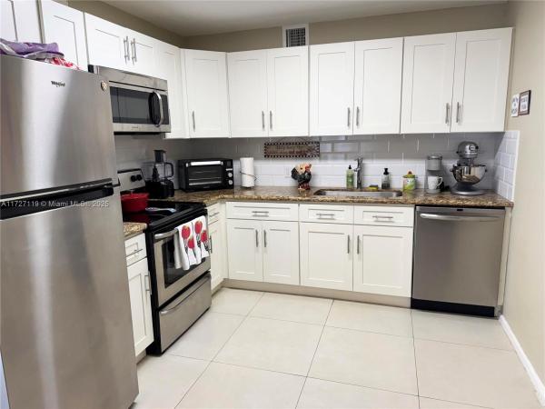 Oakridge, 2070 Oakridge F #2070, Deerfield Beach, Florida 33442, image 1