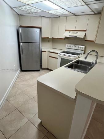 West Fontaine, 10245 NW 9th St Cir #207-9, Fountainebleau, Florida 33172, image 3