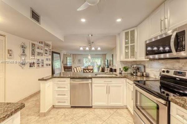 Las Vistas In Inverrary, 3772 Inverrary Blvd #201, Lauderhill, Florida 33319, image 1