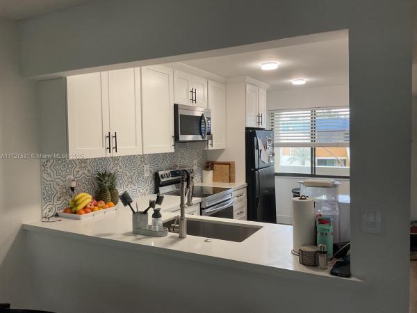 Racquet Club At Bonaventure, 187 Lakeview Dr #201, Weston, Florida 33326, image 1