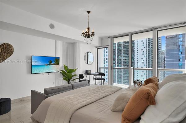 Icon Brickell Tower 3, 485 Brickell Ave #2005, Miami, Florida 33131, image 1