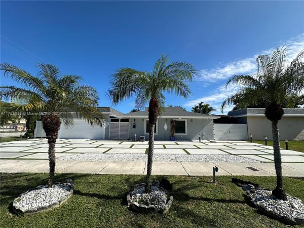 Heftler Homes Sunset Park, 8405 SW 102nd Pl, Kendall, Florida 33173, image 1