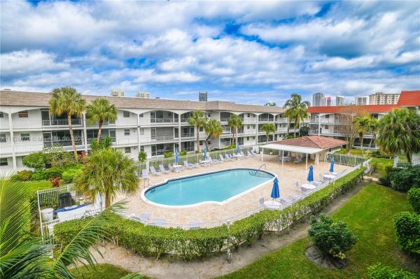 Casa Paradiso North, 541 Blue Heron Dr #319, Hallandale Beach, Florida 33009, image 1