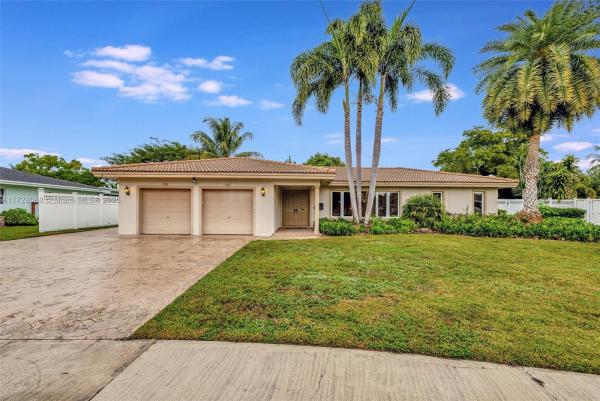 Plantations Secluded Gardens, 7201 NW 9th St, Plantation, Florida 33317, image 1