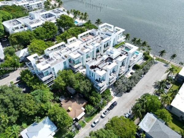 Lemon City Whites, 711 NE 61st St, Miami, Florida 33137, image 1