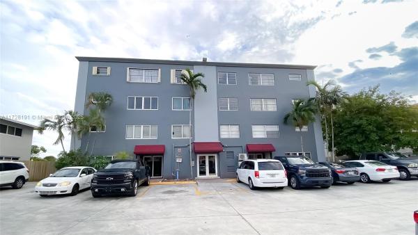 Sommerset, 1060 Crystal Lake Dr #304, Deerfield Beach, Florida 33064, image 1