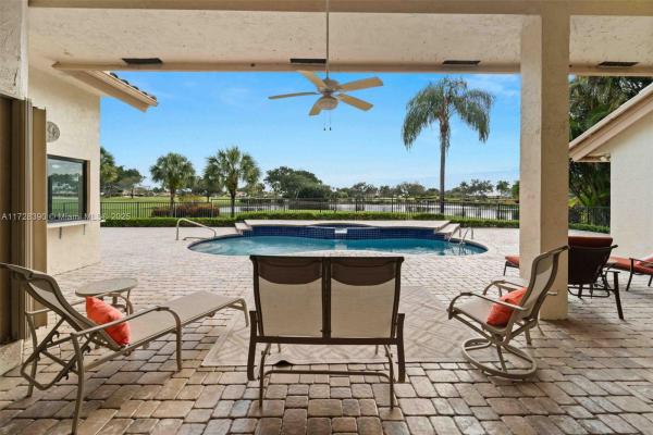 Stonebridge Golf & Country Club, 10419 Stonebridge Blvd, Boca Raton, Florida 33498, image 1