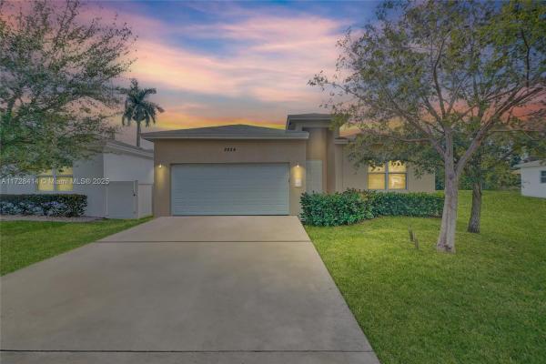 Hollywood No HOA, 2924 Lincoln St, Hollywood, Florida 33020, image 1