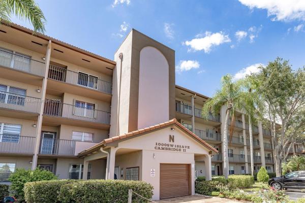 Cambridge At Century Village, 1000 SW 125th Ave #211N, Pembroke Pines, Florida 33027, image 1