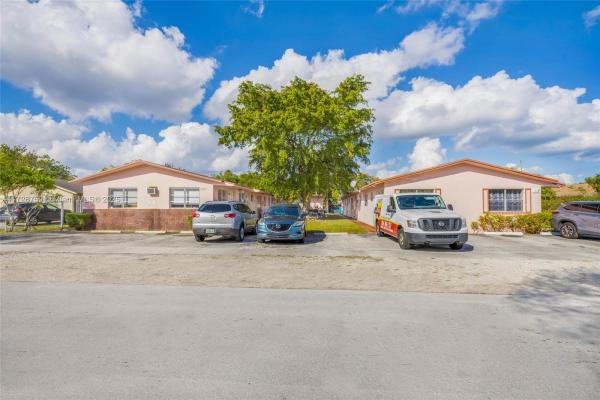 Royal Poinciana, 1917 Grant St, Hollywood, Florida 33020, image 1