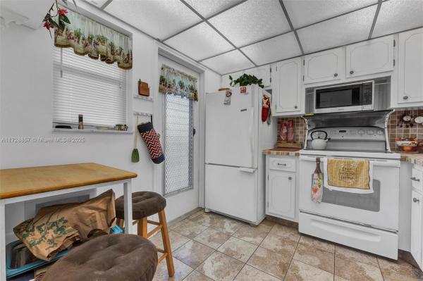 Meadowbrook Towers, 619 NE 14th Ave #404, Hallandale Beach, Florida 33009, image 1