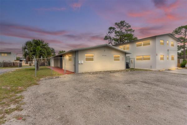 Breezyway Manor, 3133 SW 13th St, Fort Lauderdale, Florida 33312, image 1