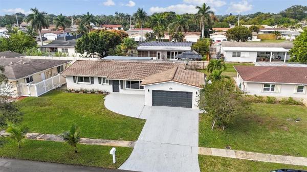 Pasadena Lakes, 2070 NW 84th Ter, Pembroke Pines, Florida 33024, image 1