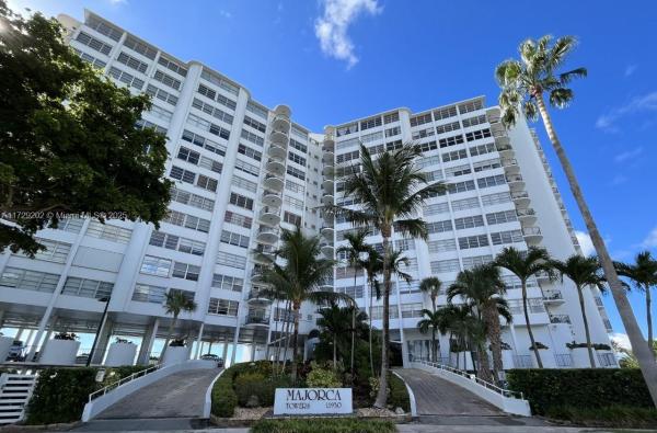 Majorca Towers, 11930 N Bayshore Dr #PH10, North Miami, Florida 33181, image 1