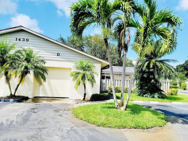 1439 Captains Walk #20-D, Fort Pierce, Florida 34950, image 1