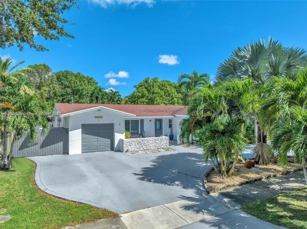 Devon Aire Estates, 10481 SW 122nd Ct, Kendale Lakes, Florida 33186, image 1