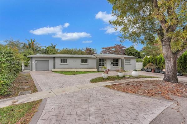 18600 NE 7th Ct, Miami, Florida 33179, image 1