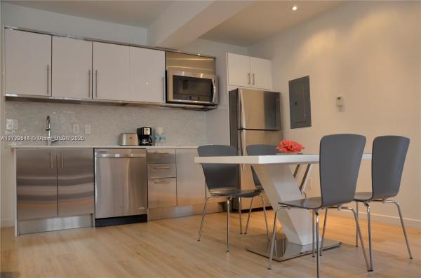 Bogart, 700 16th St #201, Miami Beach, Florida 33139, image 1