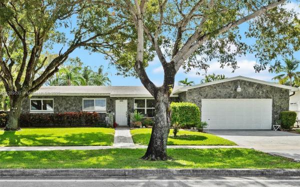 Pasadena Lakes, 8800 Pasadena Lakes Blvd, Pembroke Pines, Florida 33024, image 1