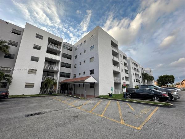 Fontainebleau Gardens, 8185 NW 7th St #418, Fountainebleau, Florida 33126, image 1