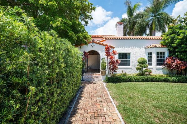 Mid Golf, 2424 Prairie Ave, Miami Beach, Florida 33140, image 1
