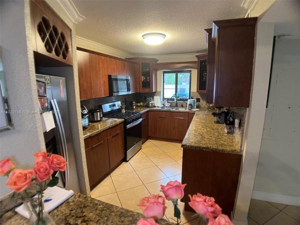 Lake Hilda, 6752 Crooked Palm Ter, Miami Lakes, Florida 33014, image 3