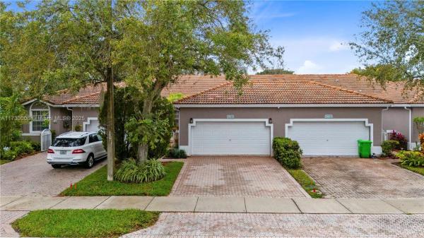 Regency Homes At Fairway Isles, 2561 E Aragon Blvd #2, Sunrise, Florida 33313, image 1