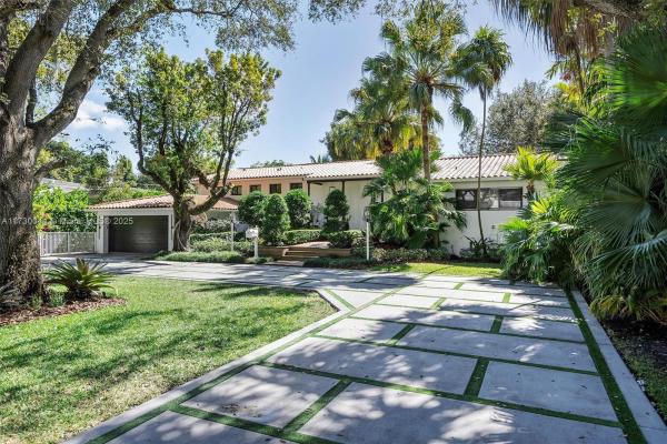 652 NE 105th St, Miami, Florida 33138, image 1