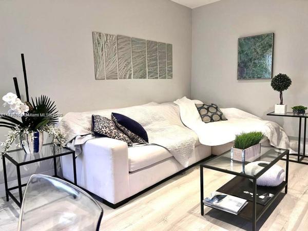 Lincoln Place, 1551 Michigan Ave #6, Miami Beach, Florida 33139, image 1