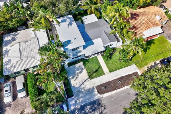 Victoria Courts, 729 NE 17th Ter, Fort Lauderdale, Florida 33304, image 1
