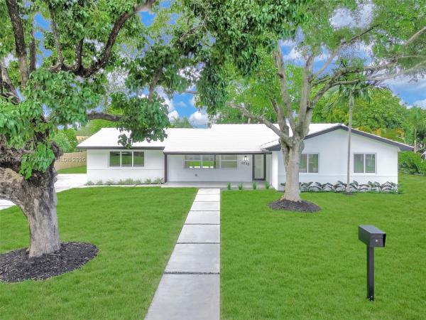 Pinewood Estates, 8745 SW 175th St, Palmetto Bay, Florida 33157, image 1