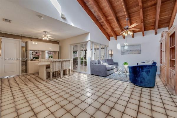 Briar Lake, 13158 SW 90th Pl, Kendall, Florida 33176, image 3