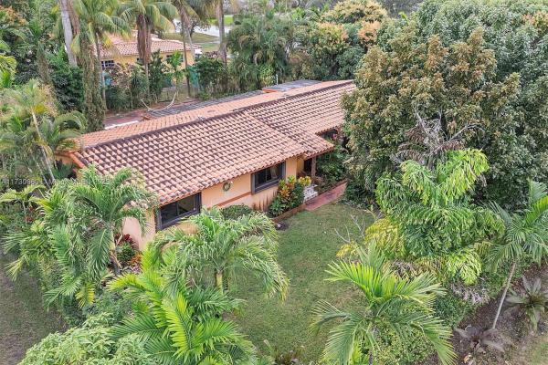 Biscayne Gardens, 10 NE 139th St, North Miami, Florida 33161, image 1