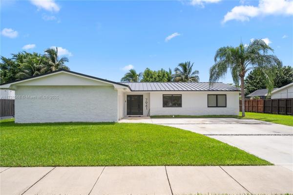 Kendale Lakes No HOA, 7941 SW 146th Ave, Kendale Lakes, Florida 33183, image 1