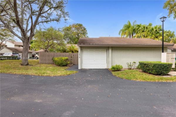 Sabal Chase, 10878 SW 112th Ave #10878, Kendall, Florida 33176, image 1