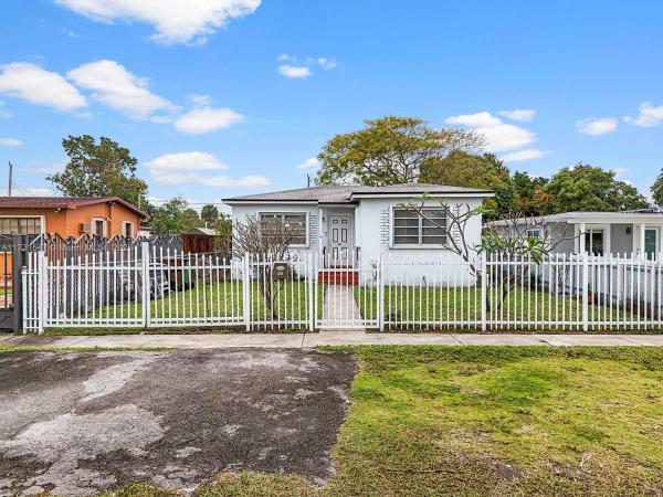 Hialeah Residential, 555 E 48th St, Hialeah, Florida 33013, image 1