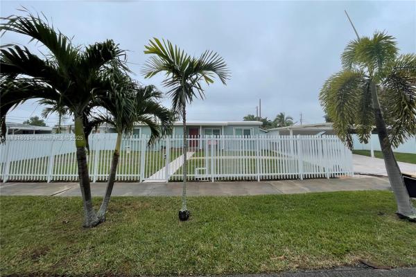 Westwood Lakes Residential, 11020 SW 52nd Dr, Westwood Lakes, Florida 33165, image 1
