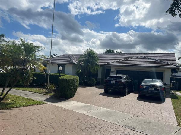 Deerwood, 14741 SW 128th Ave, Three Lakes, Florida 33186, image 2