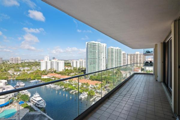 Turnberry Isle North, 19707 Turnberry Way #20L, Aventura, Florida 33180, image 1