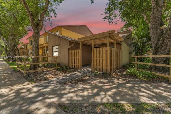Villas Of Plantation, 1182 N University Dr, Plantation, Florida 33322, image 1