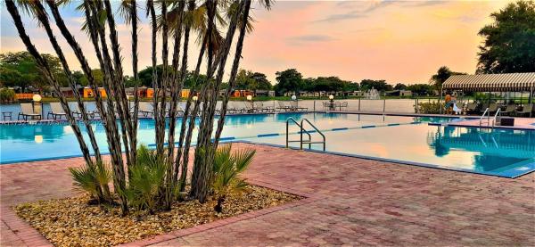 Villas At Carriage Hills, 250 Gate Rd #160, Hollywood, Florida 33024, image 1