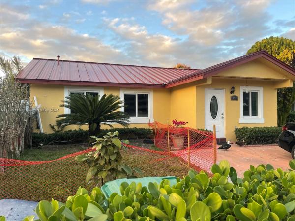 Oak Ridge Villas, 11949 SW 210th St, South Miami Heights, Florida 33177, image 1