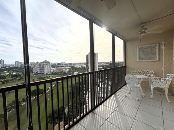 Coronado Tower 3, 20379 W Country Club Dr #2135, Aventura, Florida 33180, image 3