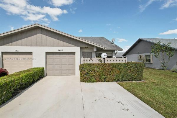 Cypress Lakes, 5409 Glenda St, West Palm Beach, Florida 33417, image 1