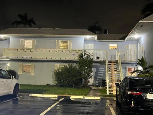 Village At Dadeland, 7590 SW 82nd St #F121, Glenvar Heights, Florida 33143, image 1